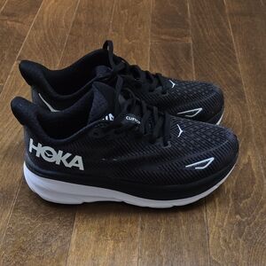 Hoka Clifton 9 Running Shoes Size 5.5